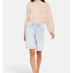 NYDJ Boyfriend Denim Shorts With Frayed Hems women’s size 8
